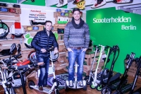 Danilo Behrend (li) und Marcel Hutfilz von Scooterhelden